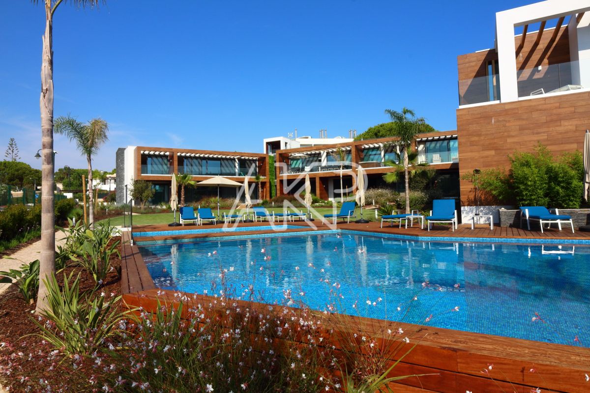 AKP Algarve Alexander Kenney Properties